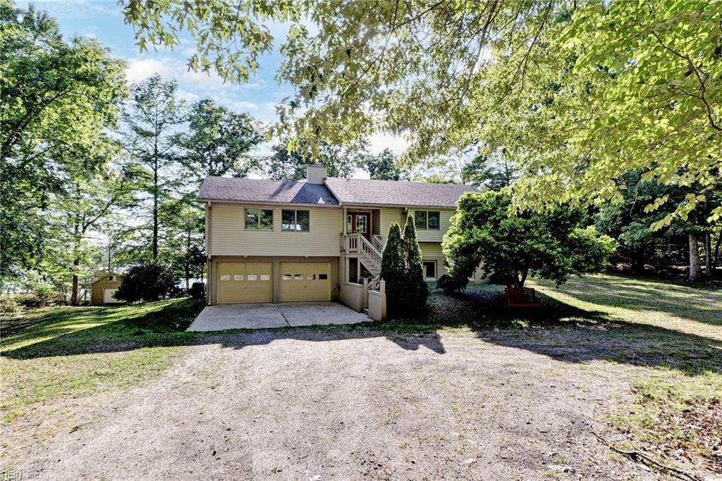 Photo of 2775 Shell Road, Gloucester, VA 23061 (MLS # 10634702)