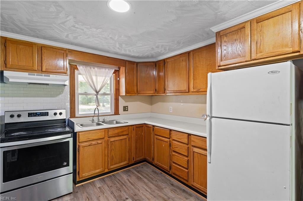 Photo of 2600 W Weaver Road, Hampton, VA 23666 (MLS # 10640944)