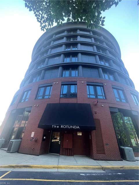 Photo for 415 St. Pauls BLVD 409