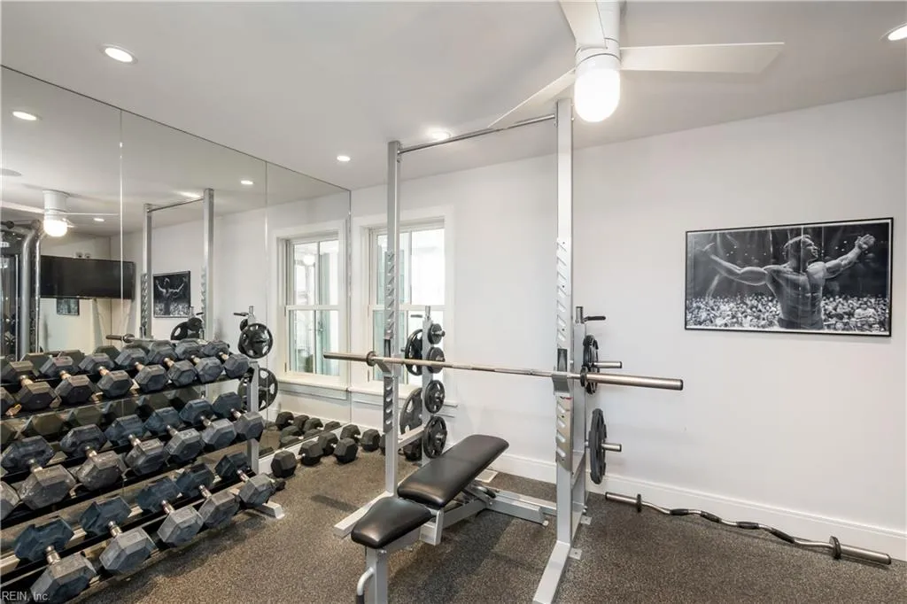 Virginia Beach, Virginia 23451, United States, 6 Bedrooms Bedrooms, ,7 BathroomsBathrooms,Residential,Active,104056