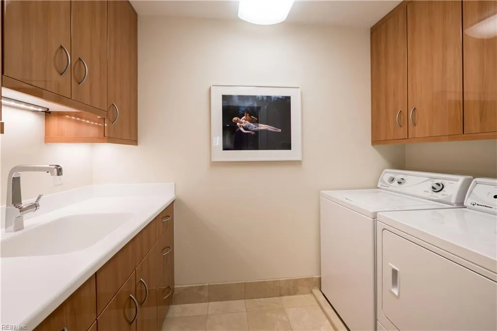 Virginia Beach, Virginia 23451, United States, 6 Bedrooms Bedrooms, ,7 BathroomsBathrooms,Residential,Active,104056