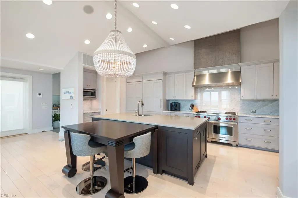 Virginia Beach, Virginia 23451, United States, 6 Bedrooms Bedrooms, ,7 BathroomsBathrooms,Residential,Active,104056