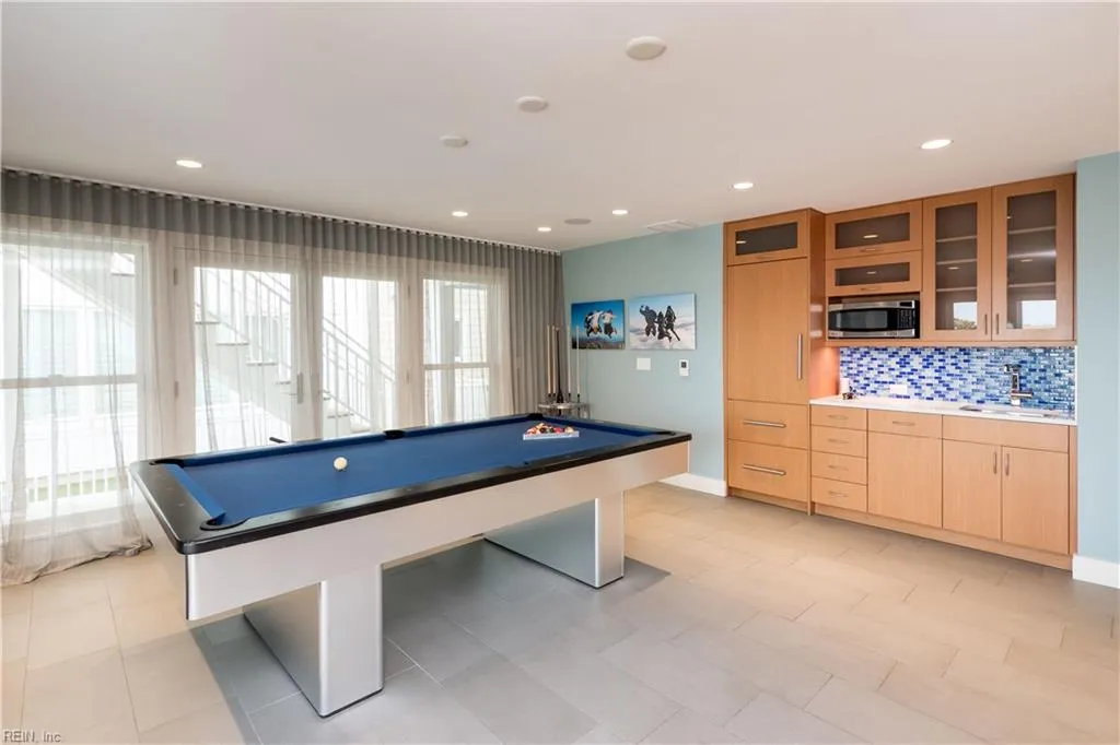 Virginia Beach, Virginia 23451, United States, 6 Bedrooms Bedrooms, ,7 BathroomsBathrooms,Residential,Active,104056