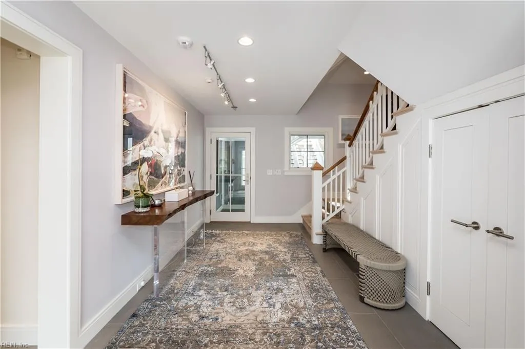 Virginia Beach, Virginia 23451, United States, 6 Bedrooms Bedrooms, ,7 BathroomsBathrooms,Residential,Active,104056