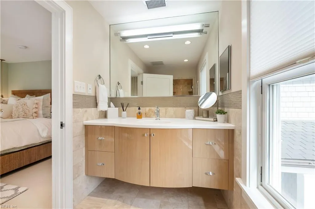 Virginia Beach, Virginia 23451, United States, 6 Bedrooms Bedrooms, ,7 BathroomsBathrooms,Residential,Active,104056