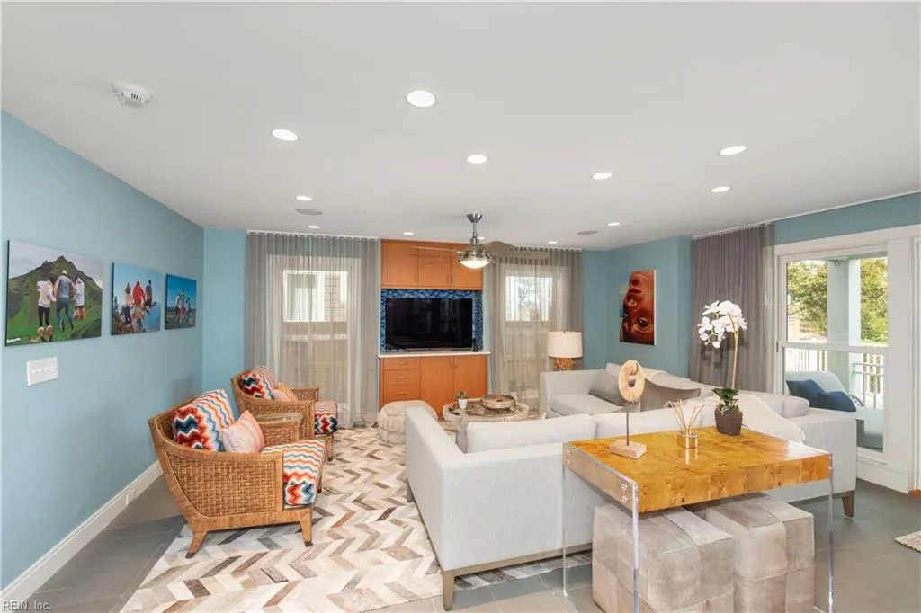 Virginia Beach, Virginia 23451, United States, 6 Bedrooms Bedrooms, ,7 BathroomsBathrooms,Residential,Active,104056