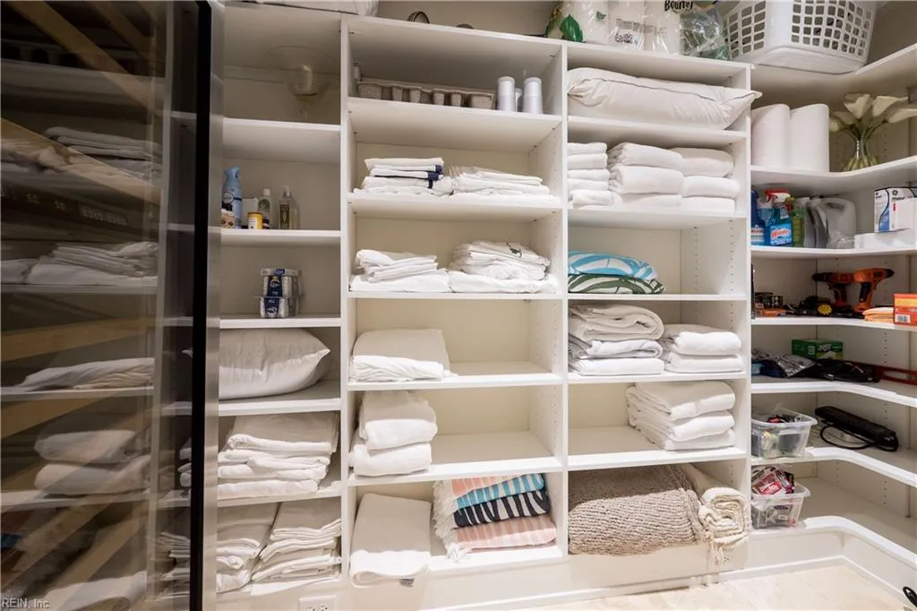 Virginia Beach, Virginia 23451, United States, 6 Bedrooms Bedrooms, ,7 BathroomsBathrooms,Residential,Active,104056