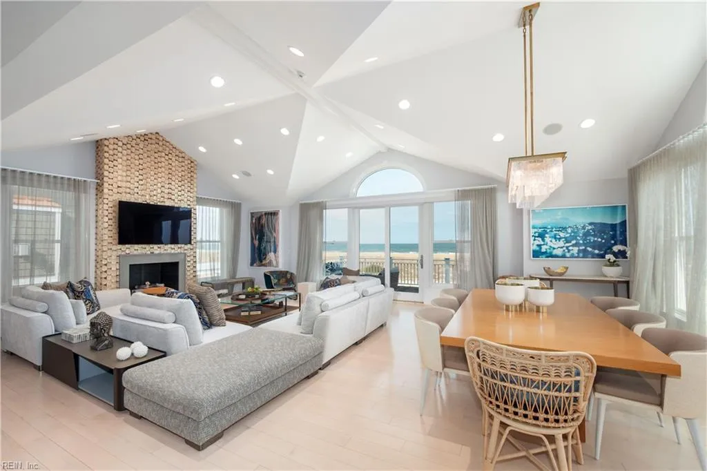 Virginia Beach, Virginia 23451, United States, 6 Bedrooms Bedrooms, ,7 BathroomsBathrooms,Residential,Active,104056