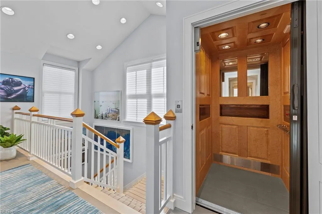 Virginia Beach, Virginia 23451, United States, 6 Bedrooms Bedrooms, ,7 BathroomsBathrooms,Residential,Active,104056