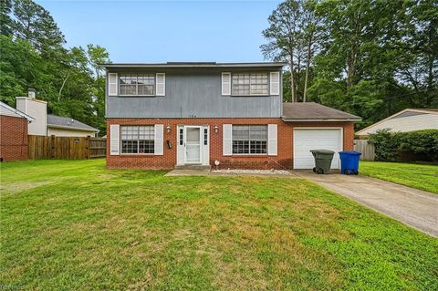 Photo of 724 Roslyn Road, Newport News, VA 23601 (MLS # 10644105)