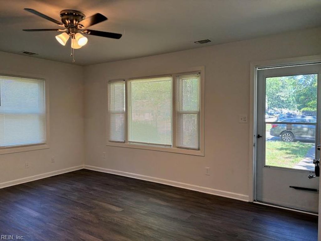 Photo of 212 Pine Grove Avenue, Hampton, VA 23669 (MLS # 10635219)