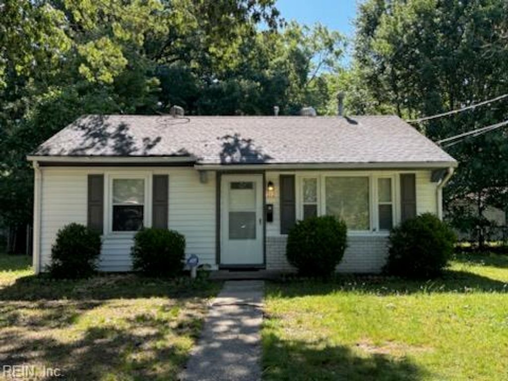 Photo of 212 Pine Grove Avenue, Hampton, VA 23669 (MLS # 10635219)