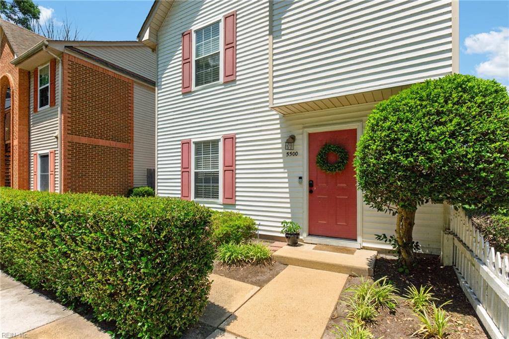 Photo of 5500 Fountain Court, Virginia Beach, VA 23462 (MLS # 10637376)