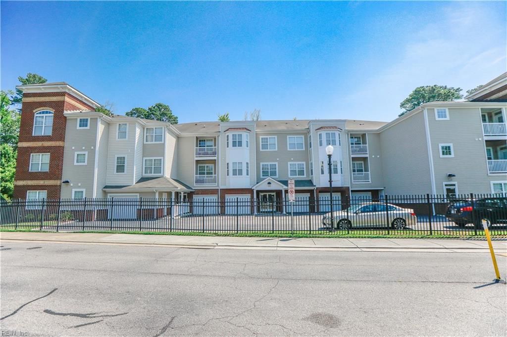 Photo of 522 Knolls Drive #308, Newport News, VA 23602 (MLS # 10614145)