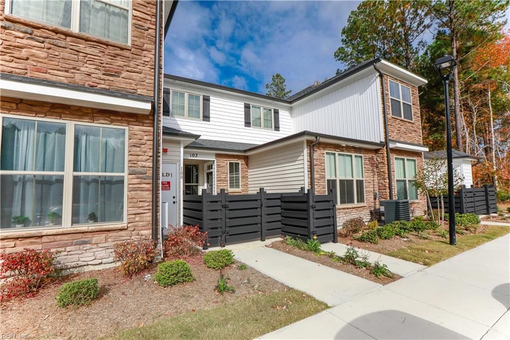 Photo of 102 Kathy Ann Way W, Carrollton, VA 23314 (MLS # 10632025)