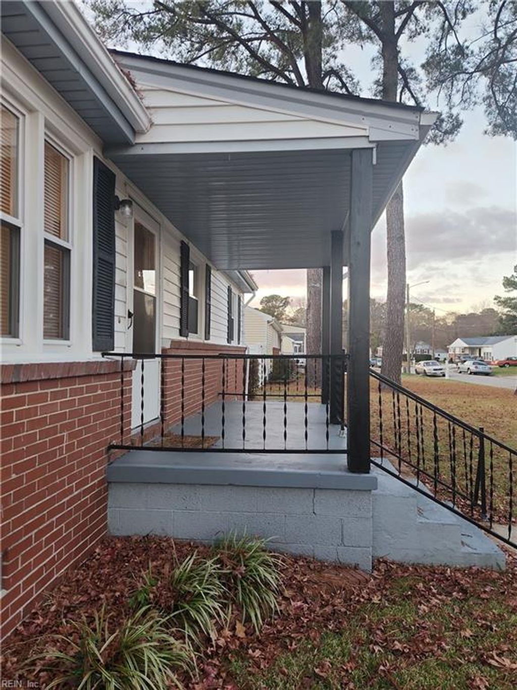 Photo of 511 Delham Road, Portsmouth, VA 23701 (MLS # 10613357)