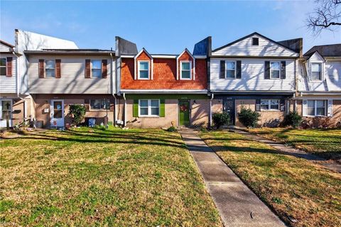 Photo of 6428 Stoney Point S, Norfolk, VA 23502 (MLS # 10616580)