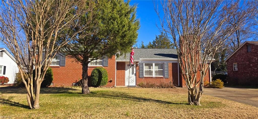 Photo of 73 Longwood Drive, Hampton, VA 23669 (MLS # 10614161)