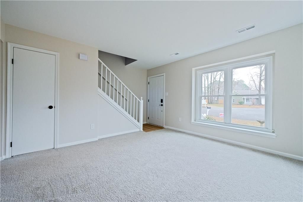 Photo of 171 King Richard Place, Newport News, VA 23602 (MLS # 10623116)