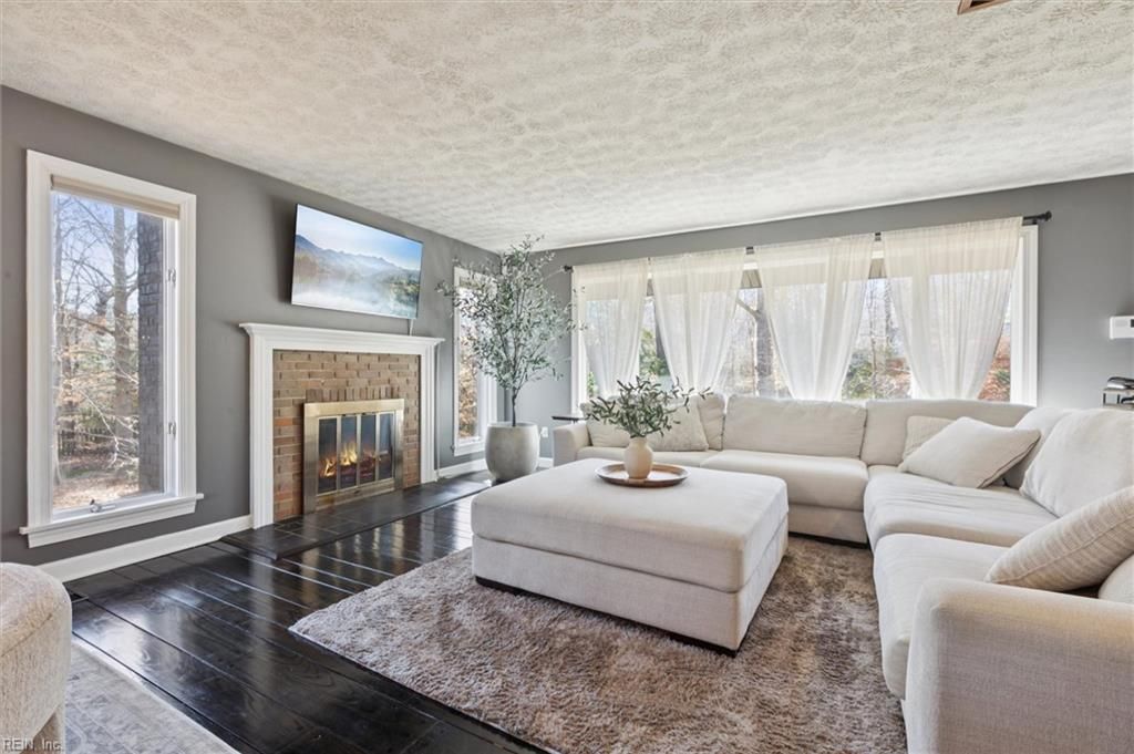 Photo of 112 Overlook Drive, Williamsburg, VA 23185 (MLS # 10626289)