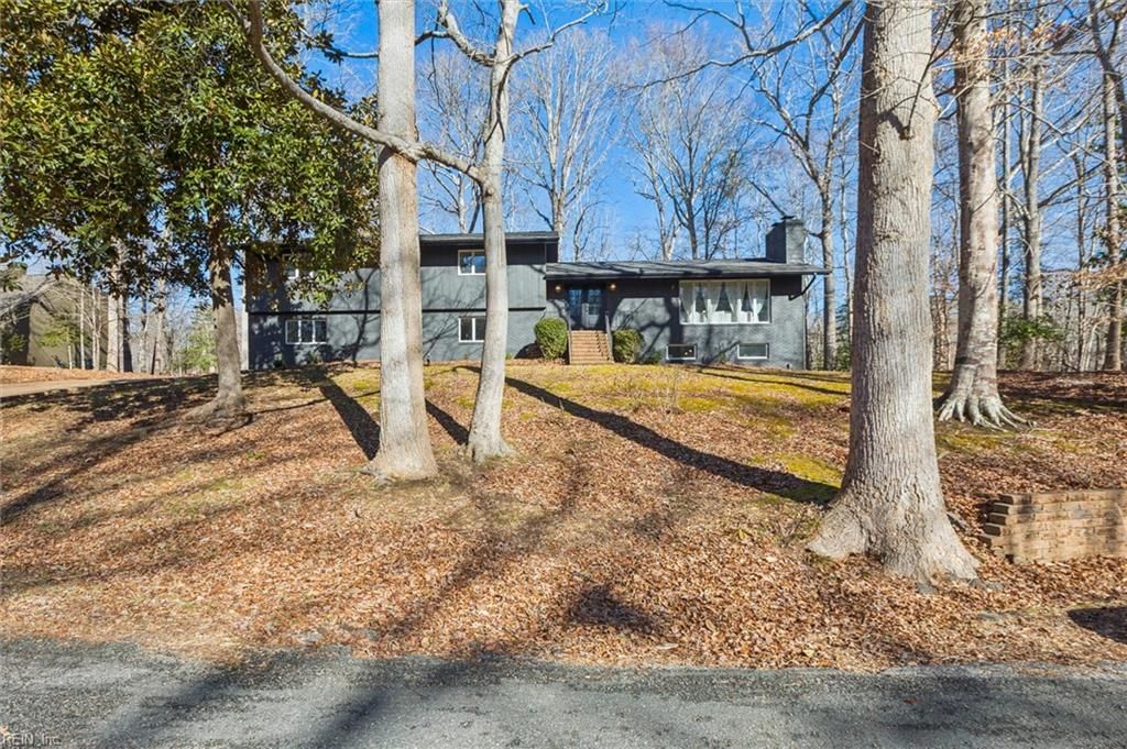 Photo of 112 Overlook Drive, Williamsburg, VA 23185 (MLS # 10626289)