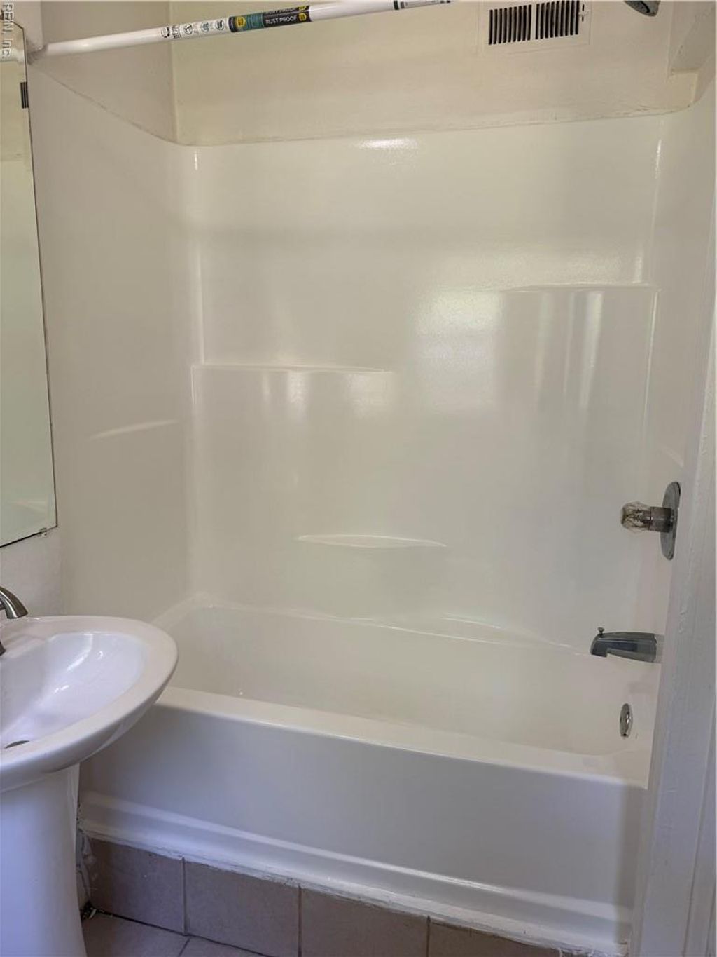 Photo of 535 Greenbriar Avenue, Hampton, VA 23669 (MLS # 10629167)