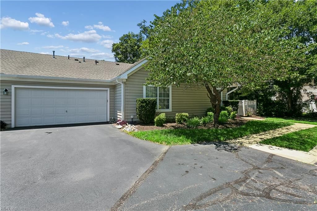 Photo of 210 Timberline Loop, Yorktown, VA 23692 (MLS # 10639238)