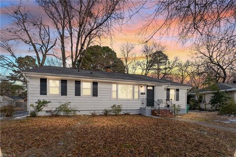 Photo of 8 Gay Drive, Newport News, VA 23606 (MLS # 10617988)