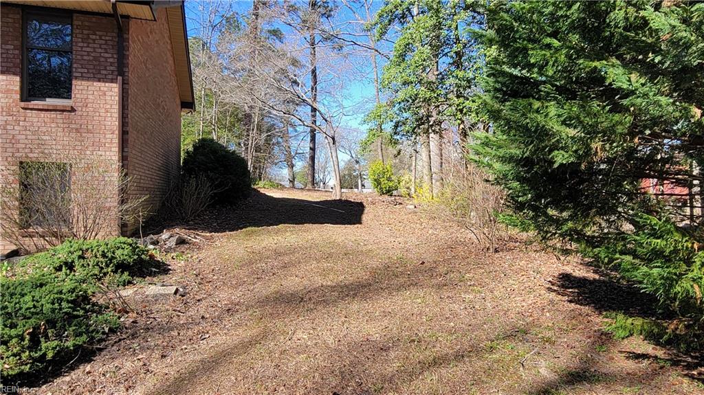 209 Laurel LN