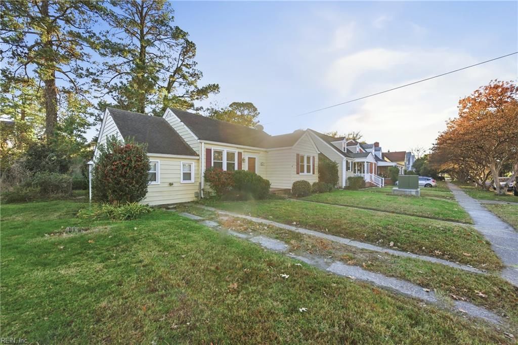Photo of 1117 Lexan Avenue, Norfolk, VA 23508 (MLS # 10610739)