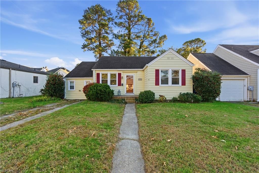 Photo of 1117 Lexan Avenue, Norfolk, VA 23508 (MLS # 10610739)