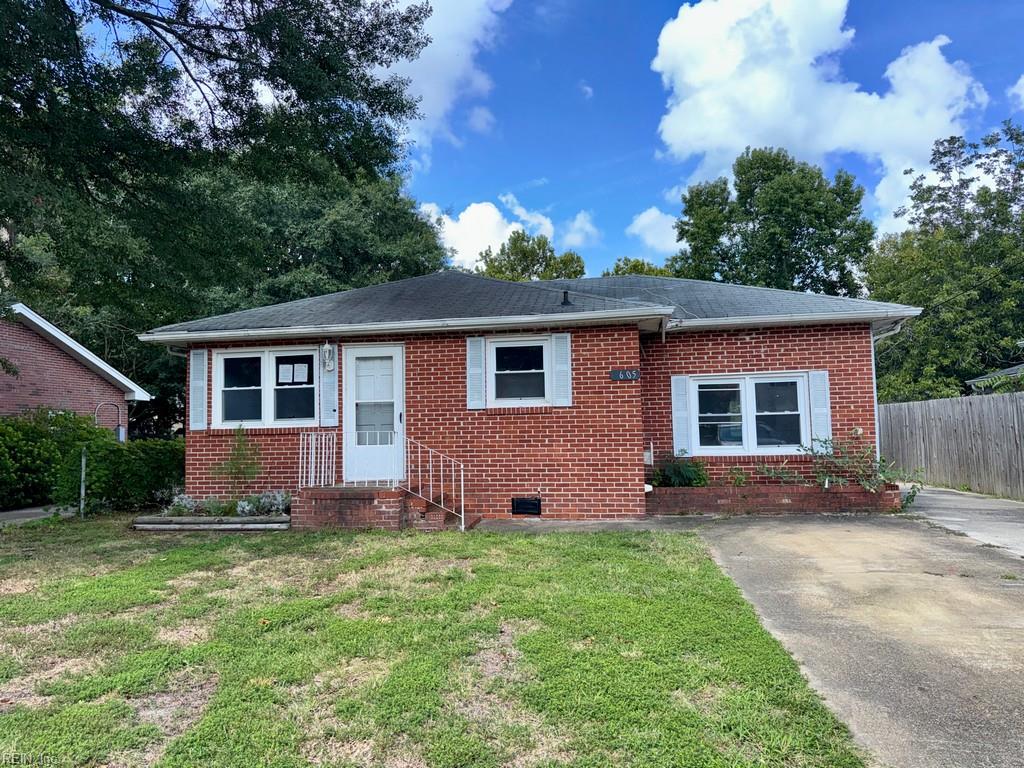 Photo of 1605 Hawthorne Drive, Chesapeake, VA 23325 (MLS # 10654362)