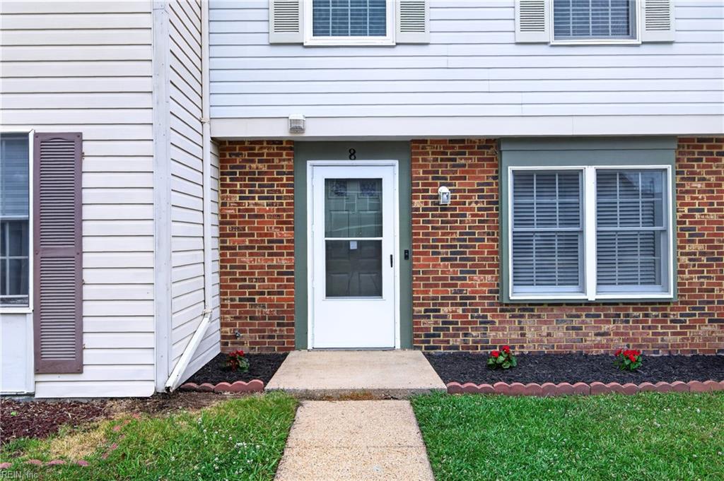 Photo of 8 Lucinda Court, Hampton, VA 23666 (MLS # 10639106)