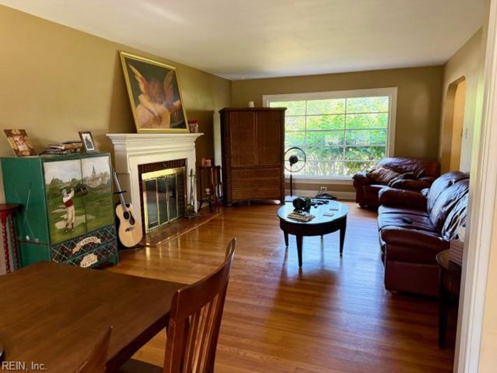 Photo of 3314 Dogwood Drive, Portsmouth, VA 23703 (MLS # 10635557)