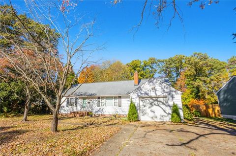 Photo of 137 Deep Creek Road, Newport News, VA 23606 (MLS # 10610488)