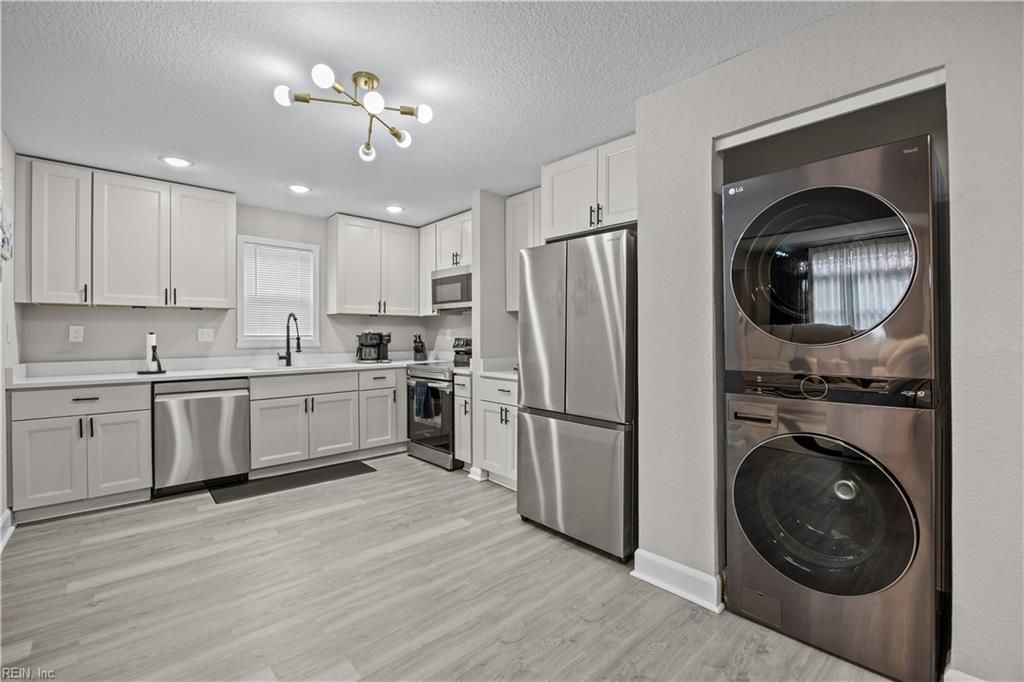 Photo of 920 Widgeon Road, Norfolk, VA 23513 (MLS # 10625390)