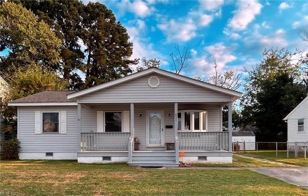 833 THAMES DR, HAMPTON, VA 23666 - Image 5bc66d3a492c562bddb063a7b8cfdbc0/3296012968