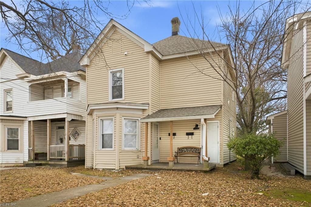 Photo of 742 Mt Vernon Avenue, Portsmouth, VA 23707 (MLS # 10617635)