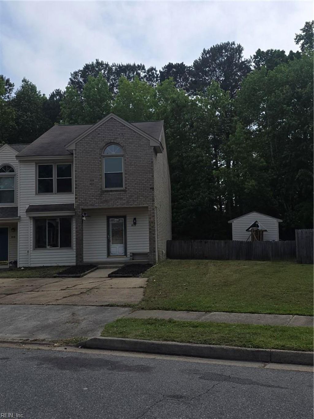 Photo of 812 S Lake Circle, Chesapeake, VA 23322 (MLS # 10635840)