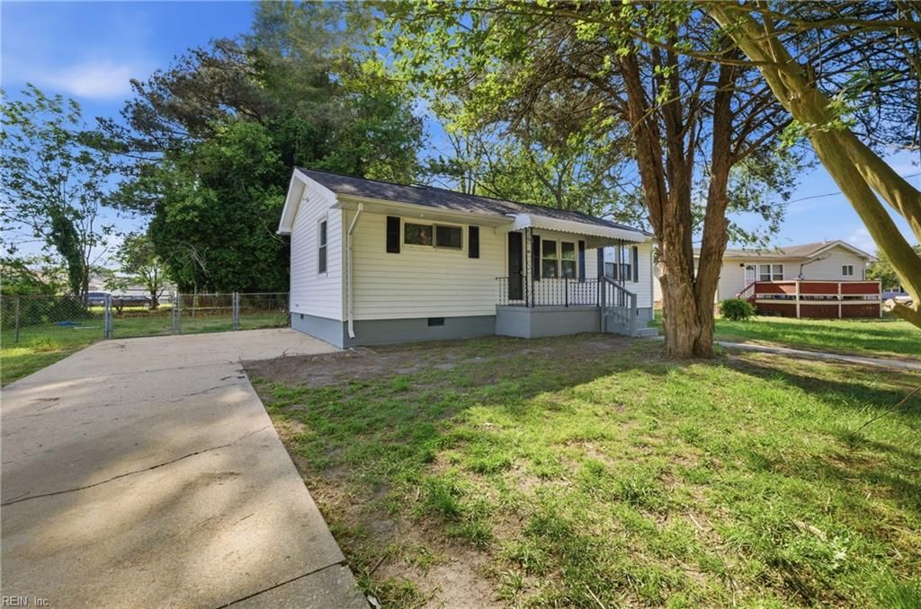 Photo of 403 Viking Street, Portsmouth, VA 23701 (MLS # 10630544)