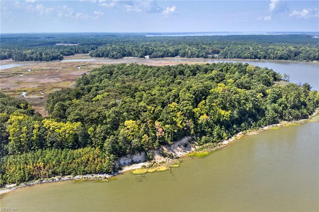 Photo of 270 Lawnes Neck Drive, Smithfield, VA 23430 (MLS # 10653374)
