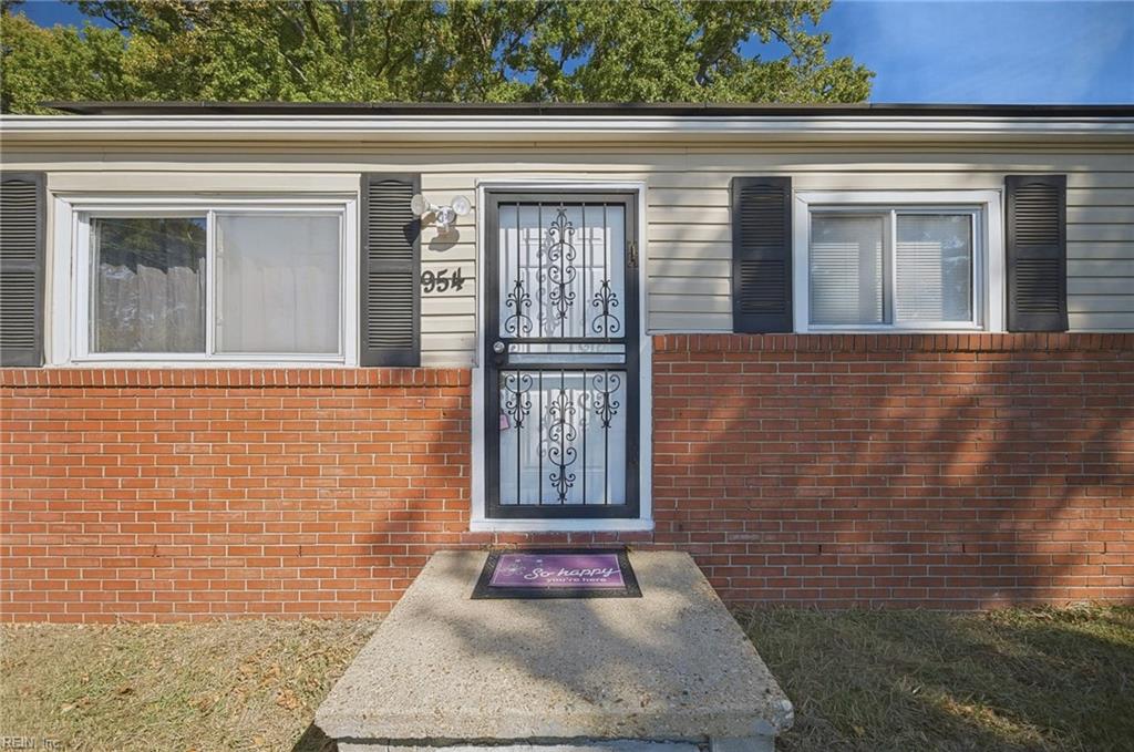 Photo of 954 Dovercourt Road, Norfolk, VA 23518 (MLS # 10656453)