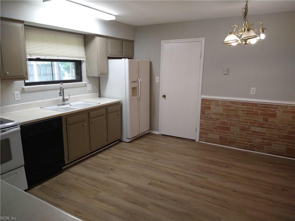 Photo of 820 Timberlake Drive, Virginia Beach, VA 23464 (MLS # 10638149)
