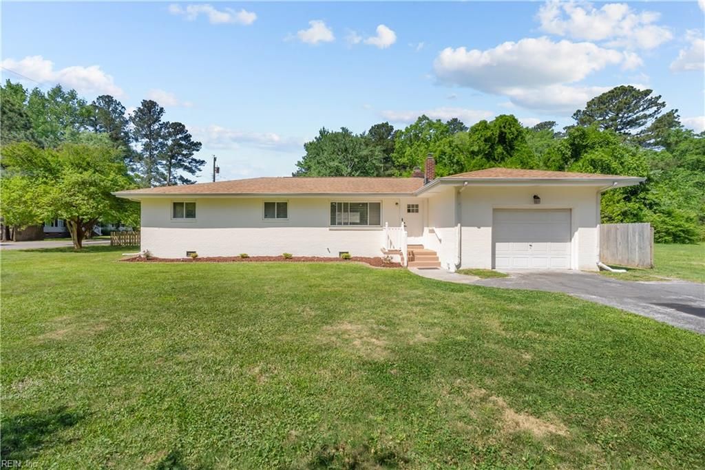 Photo of 152 Mann Drive, Chesapeake, VA 23322 (MLS # 10631816)