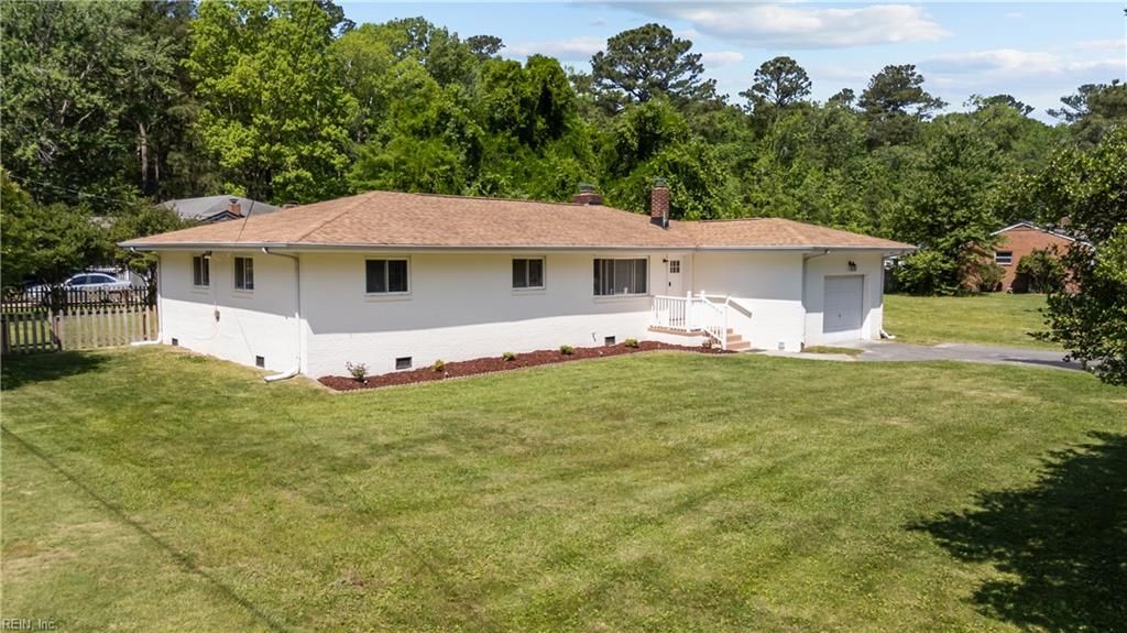 Photo of 152 Mann Drive, Chesapeake, VA 23322 (MLS # 10631816)