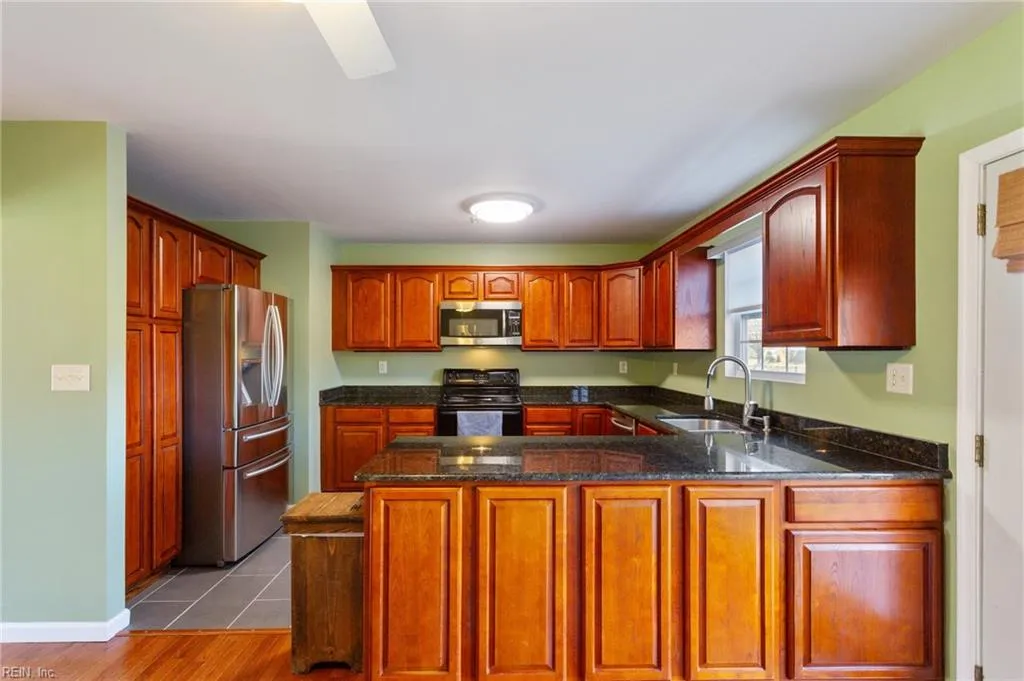 Suffolk, Virginia 23434, United States, 3 Bedrooms Bedrooms, ,2 BathroomsBathrooms,Residential,Pending,28189