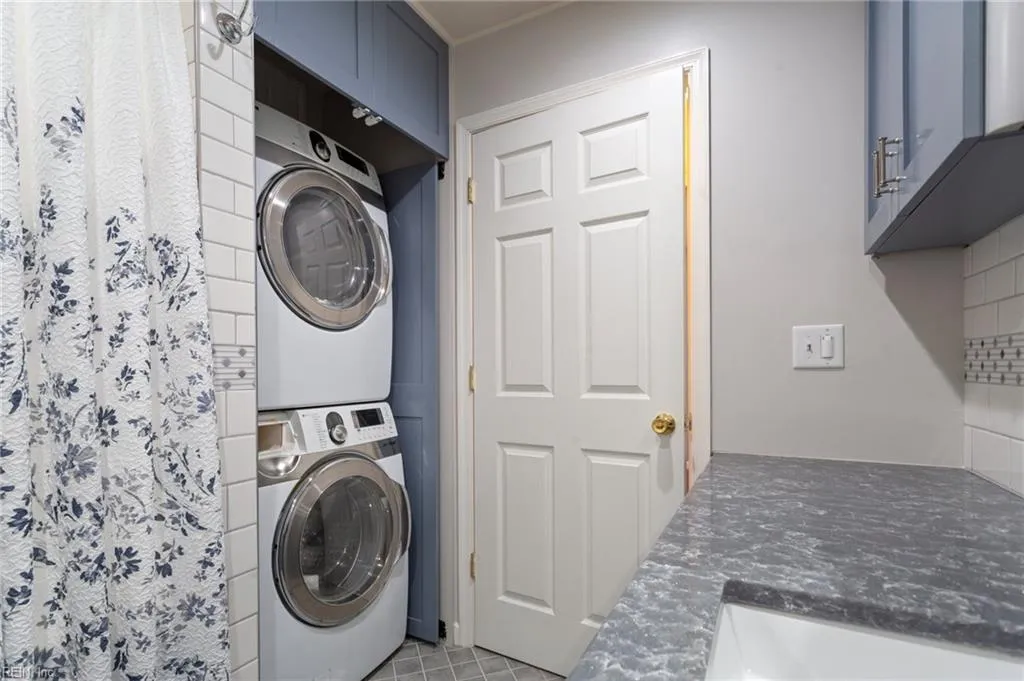 Suffolk, Virginia 23434, United States, 3 Bedrooms Bedrooms, ,2 BathroomsBathrooms,Residential,Pending,28189