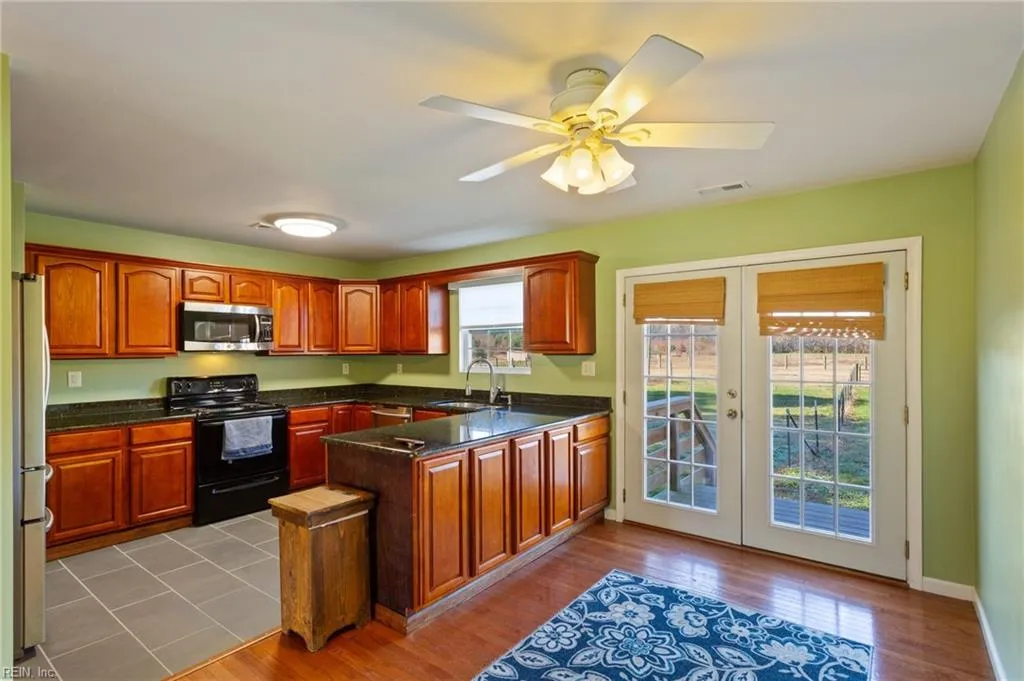 Suffolk, Virginia 23434, United States, 3 Bedrooms Bedrooms, ,2 BathroomsBathrooms,Residential,Pending,28189