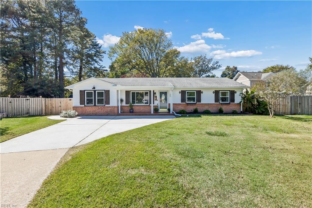 Photo of 4363 S Fir Court CT, Virginia Beach, VA 23452 (MLS # 10657184)
