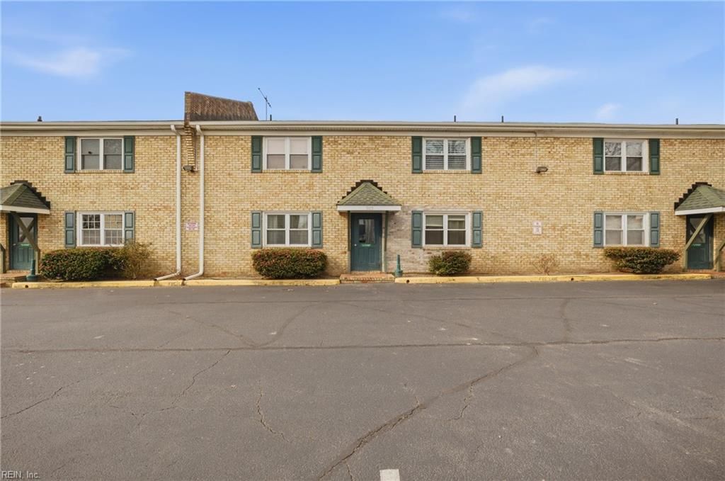 Photo of 905 Leisure Square #101, Virginia Beach, VA 23451 (MLS # 10615315)